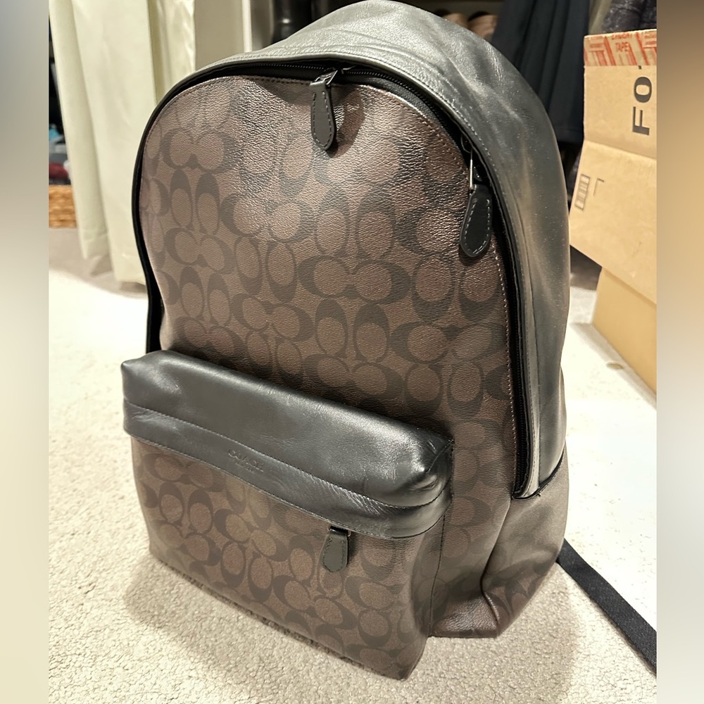 Mens Coach Backpack ( Preowned) authentic with tag